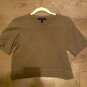 Olive green cropped short sleeve sweater